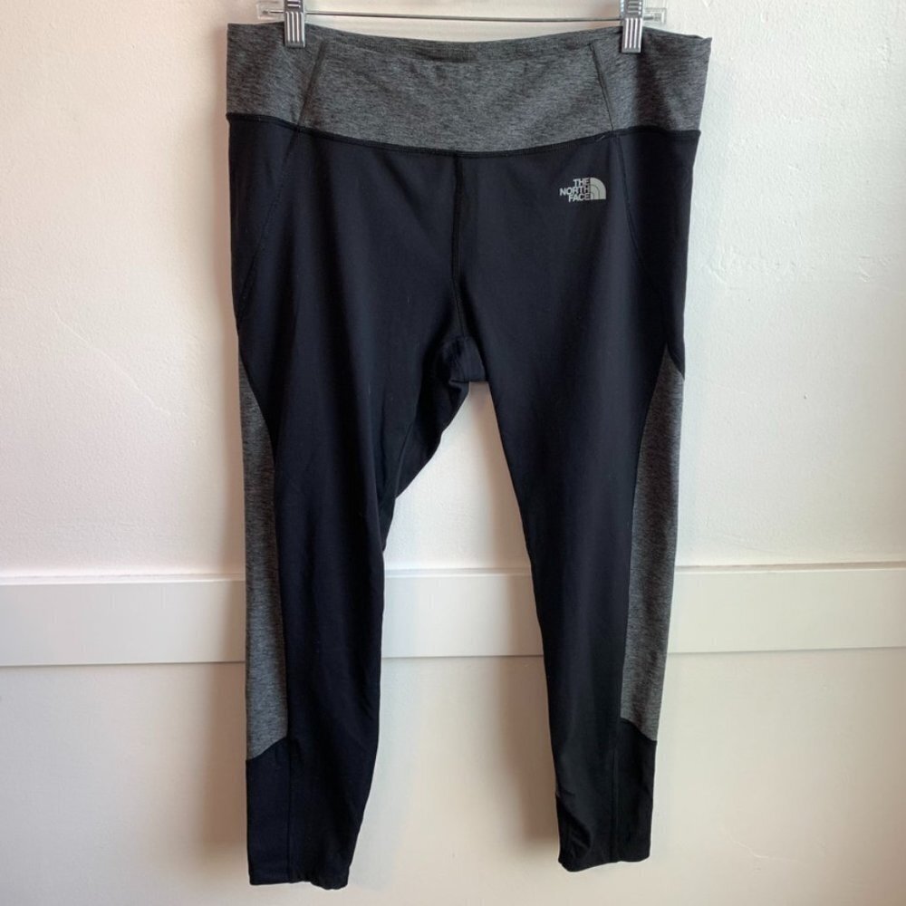The North Face Black & Gray Motivation Colorblock Capris